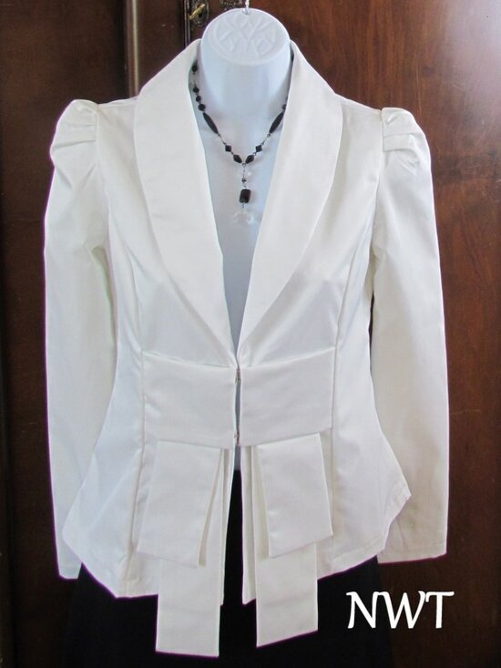 CHUN MEI NA Jackets & Blazers - WHITE BLAZER, S, DRESSY LINED JACKET, BEAUTIFUL DESIGN by CHUN MEI NA, NWT